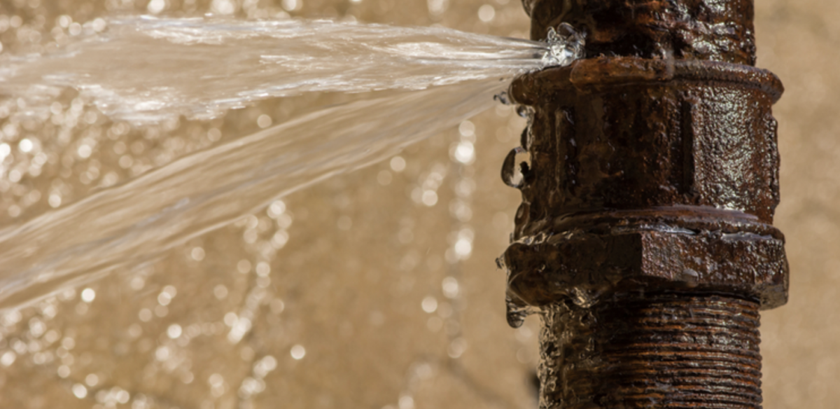 Commercial Water Damage: What do I do if a pipe bursts at my business?