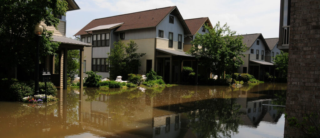 Water Damage Restoration Chicago IL - ServiceMaster Restoration By Simons
