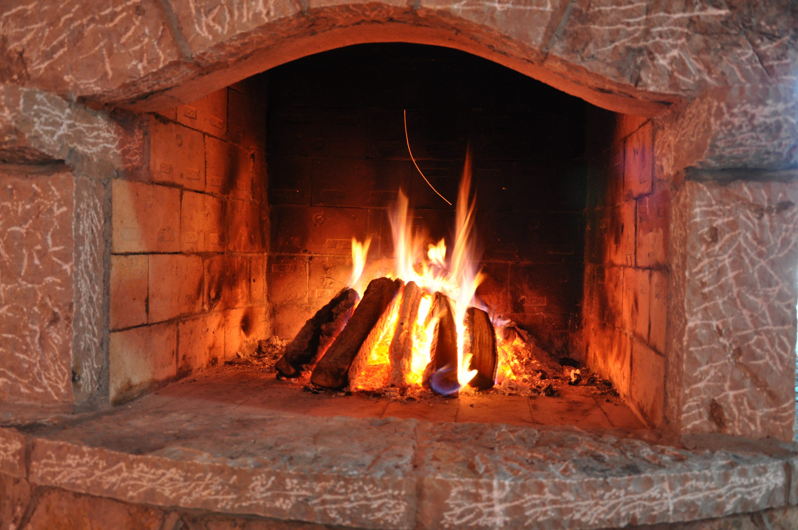 How to Prevent Puff Backs From Your Fireplace