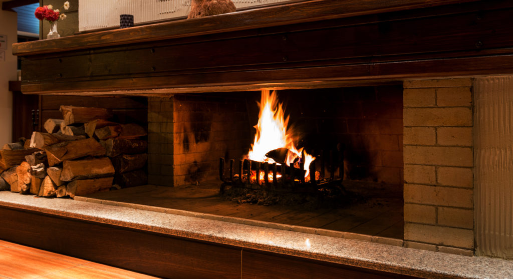 How to Prevent Puff Backs From Your Fireplace